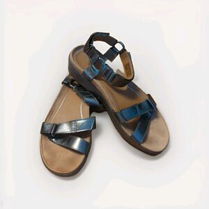 VIONIC Kayan Sandals Womens 9 Silver Metallic Strappy Orthotic Backstrap Comfort